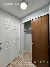 3800 NW Chemult Pl in Portland, OR - Building Photo - Building Photo