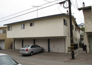 4117 E Mendez St in Long Beach, CA - Building Photo - Building Photo