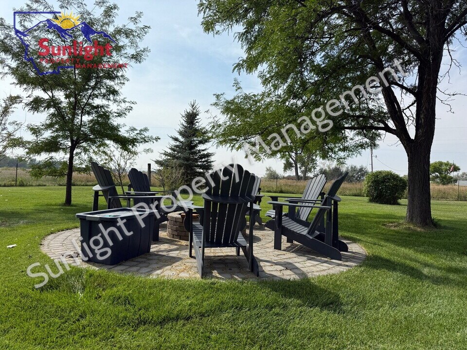 15 Applewood Dr in Park City, MT - Building Photo