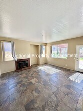 15381 Citation Ave in Fontana, CA - Building Photo - Building Photo