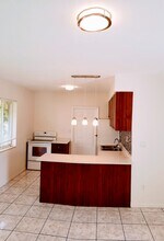 800 NE 7th St in Hallandale Beach, FL - Foto de edificio - Building Photo