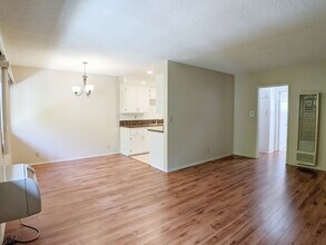 Oakland Manor in Pasadena, CA - Foto de edificio - Building Photo