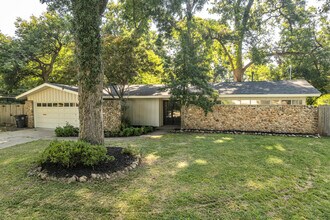 5611 S Trenton Ave in Tulsa, OK - Building Photo - Building Photo