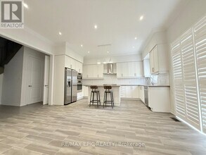 27 Leary Cres. in Richmond Hill, ON - Building Photo - Building Photo