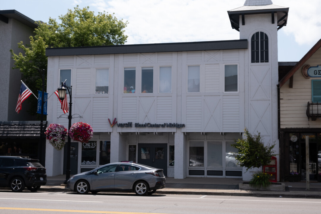 133 W Main St, Unit #1 in Gaylord, MI - Foto de edificio