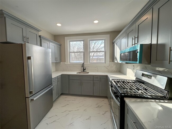 51 Park Ave in Arlington, NY - Foto de edificio - Building Photo