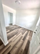 5820 NW 17th Ave in Miami, FL - Building Photo - Building Photo