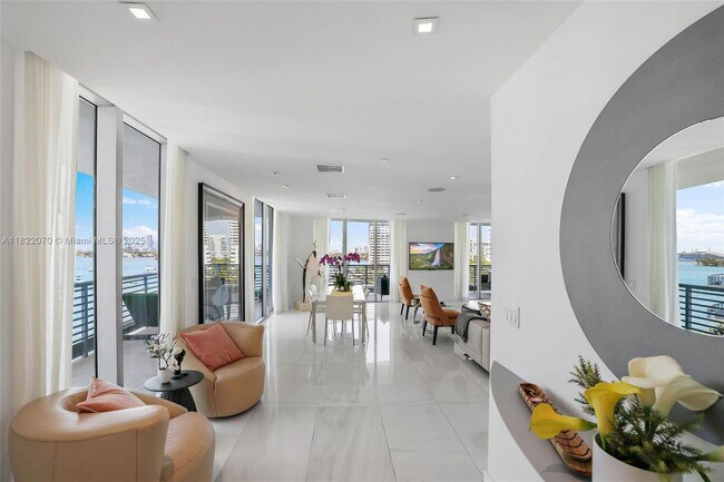 1445 16th St in Miami Beach, FL - Building Photo - Building Photo