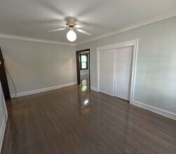 5550 W Farragut Ave in Chicago, IL - Building Photo - Building Photo