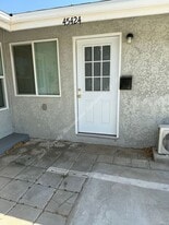 45424 5th St E in Lancaster, CA - Building Photo