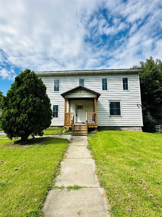 145 Floral Ave in Johnson City, NY - Building Photo