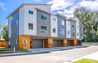 5411 Shields Rd, Unit 5417 Sorrell Trail 102 in Ferndale, WA - Building Photo