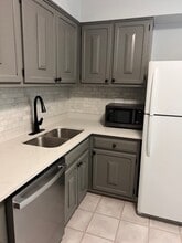 707 Falcon Dr in Arlington Heights, IL - Building Photo - Building Photo