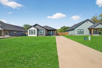 1425 S 7th Ave in Denison, TX - Building Photo - Building Photo