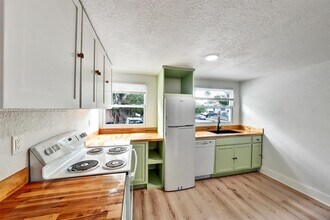 1411 SW 3rd St in Miami, FL - Foto de edificio - Building Photo