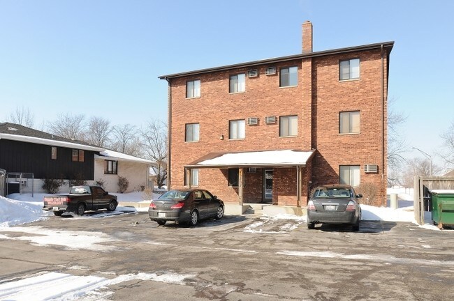 15201 Orlan Brook Dr in Orland Park, IL - Building Photo - Building Photo