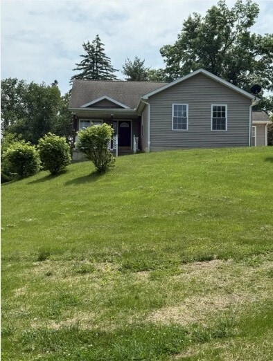 12 Picardy Pl in Hillsdale, MI - Building Photo