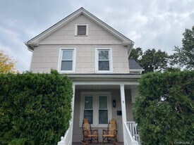 9 N Maryland Ave in Port Washington, NY - Building Photo