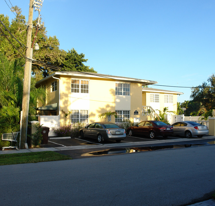 The Hemingway at Victoria Park in Fort Lauderdale, FL - Building Photo