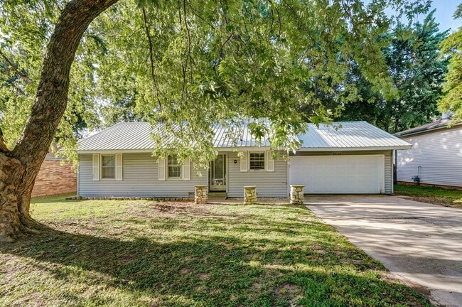 property at 2529 W Blackburn Dr