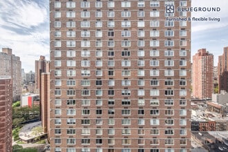 345 E 94th St in New York, NY - Building Photo - Building Photo