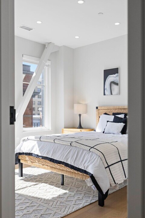 693 Sutter St in San Francisco, CA - Building Photo