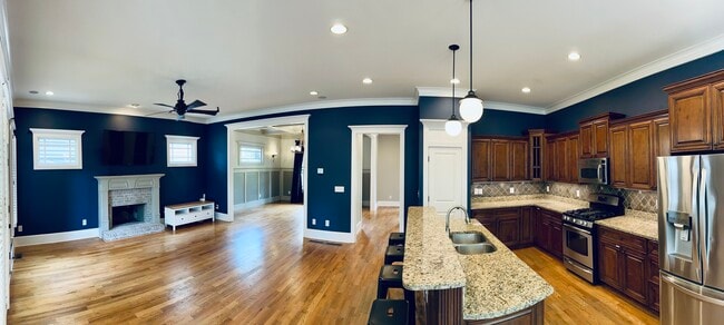 1896 Hosea L Williams Dr NE in Atlanta, GA - Foto de edificio - Building Photo