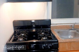 8239 S Woodlawn Ave in Chicago, IL - Building Photo - Building Photo
