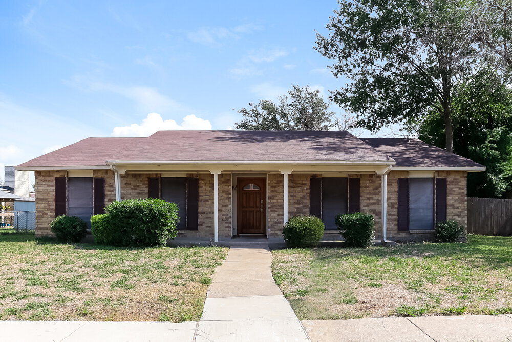 1921 Wilderness Trail in Grand Prairie, TX - Foto de edificio