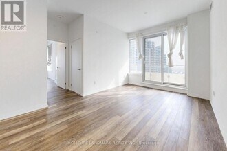 75 Canterbury Pl in Toronto, ON - Building Photo - Building Photo