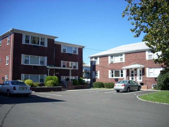 555-563 Green St in Elizabeth, NJ - Building Photo - Building Photo