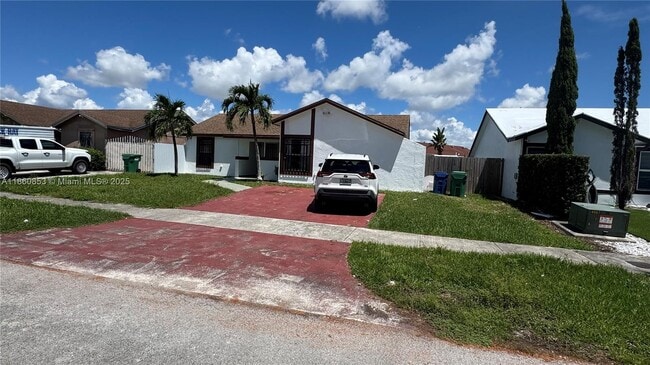 12621 SW 210th Terrace in Miami, FL - Building Photo - Building Photo