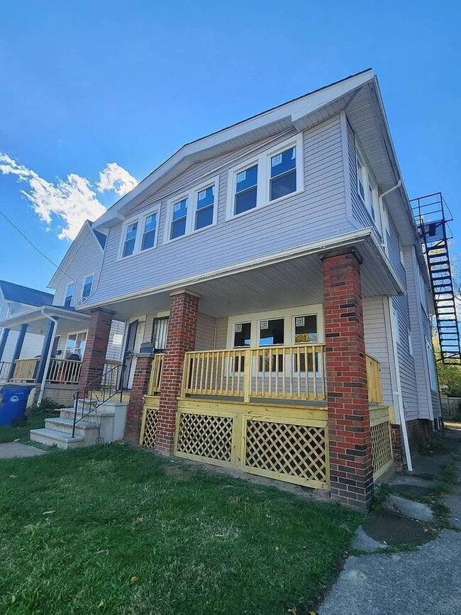 property at 3658 E 143rd St