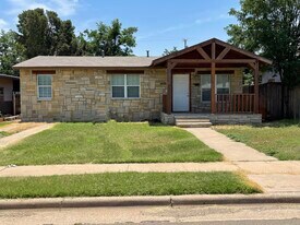 4813 37th St in Lubbock, TX - Building Photo
