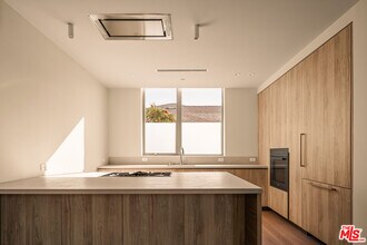 755 N Alfred St in Los Angeles, CA - Building Photo - Building Photo