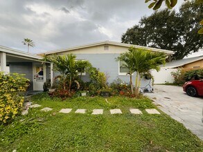 2615 N Beaumont Ave in Kissimmee, FL - Building Photo - Building Photo