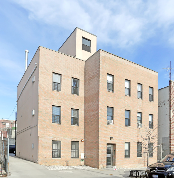 20-50 29th St in Astoria, NY - Building Photo