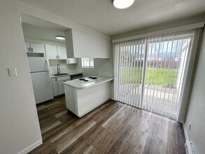 409 Benham St in Richland, WA - Building Photo - Building Photo