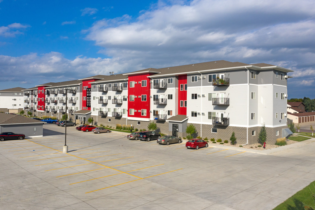 The Nest I in Fargo, ND - Building Photo