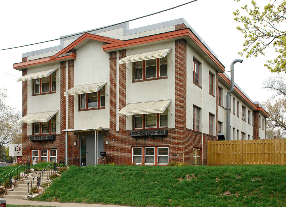 Laurel Flats in St. Paul, MN - Building Photo