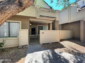 2035 S Elm St in Tempe, AZ - Building Photo