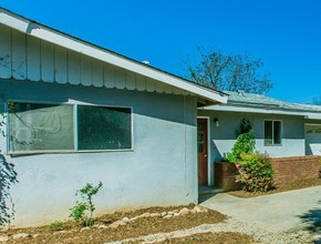 419-423 W County Line Rd in Calimesa, CA - Building Photo - Building Photo