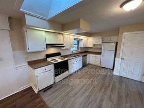 7541 Mintwood Ave in Dayton, OH - Building Photo - Building Photo