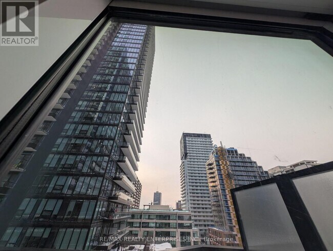 120 Broadway Ave in Toronto, ON - Building Photo - Building Photo