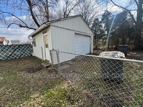 1112 W Tennessee St in Evansville, IN - Building Photo - Building Photo