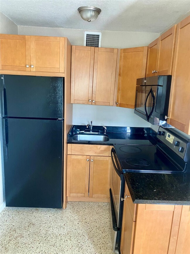 1201 N E St in Lake Worth Beach, FL - Building Photo - Building Photo