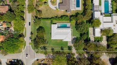 6695 SW 96th St in Pinecrest, FL - Building Photo - Building Photo