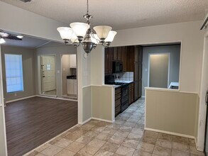 1524 Timber Creek Dr in Tyler, TX - Foto de edificio - Building Photo