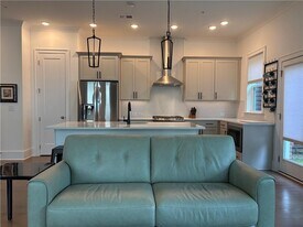 2523 Oakbourne Ln in Smyrna, GA - Building Photo