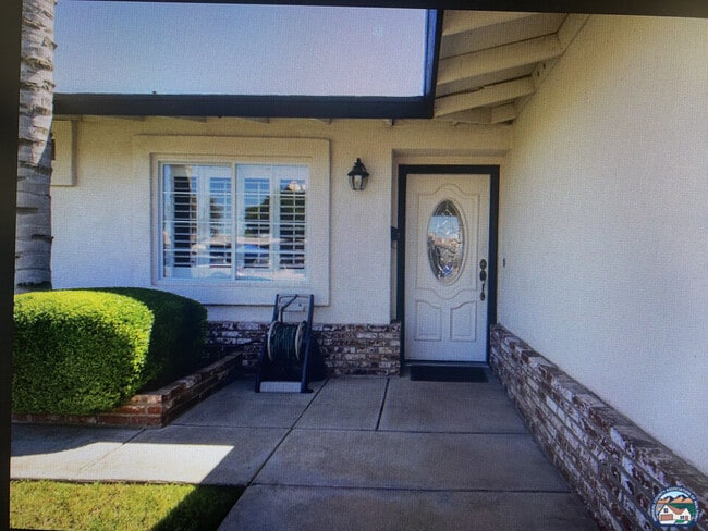 1757 Ocotillo Dr in El Centro, CA - Building Photo - Building Photo